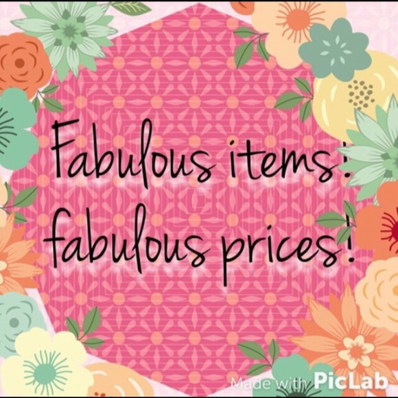 BOOK MARK MY CLOSET💕 - Picture 4 of 6